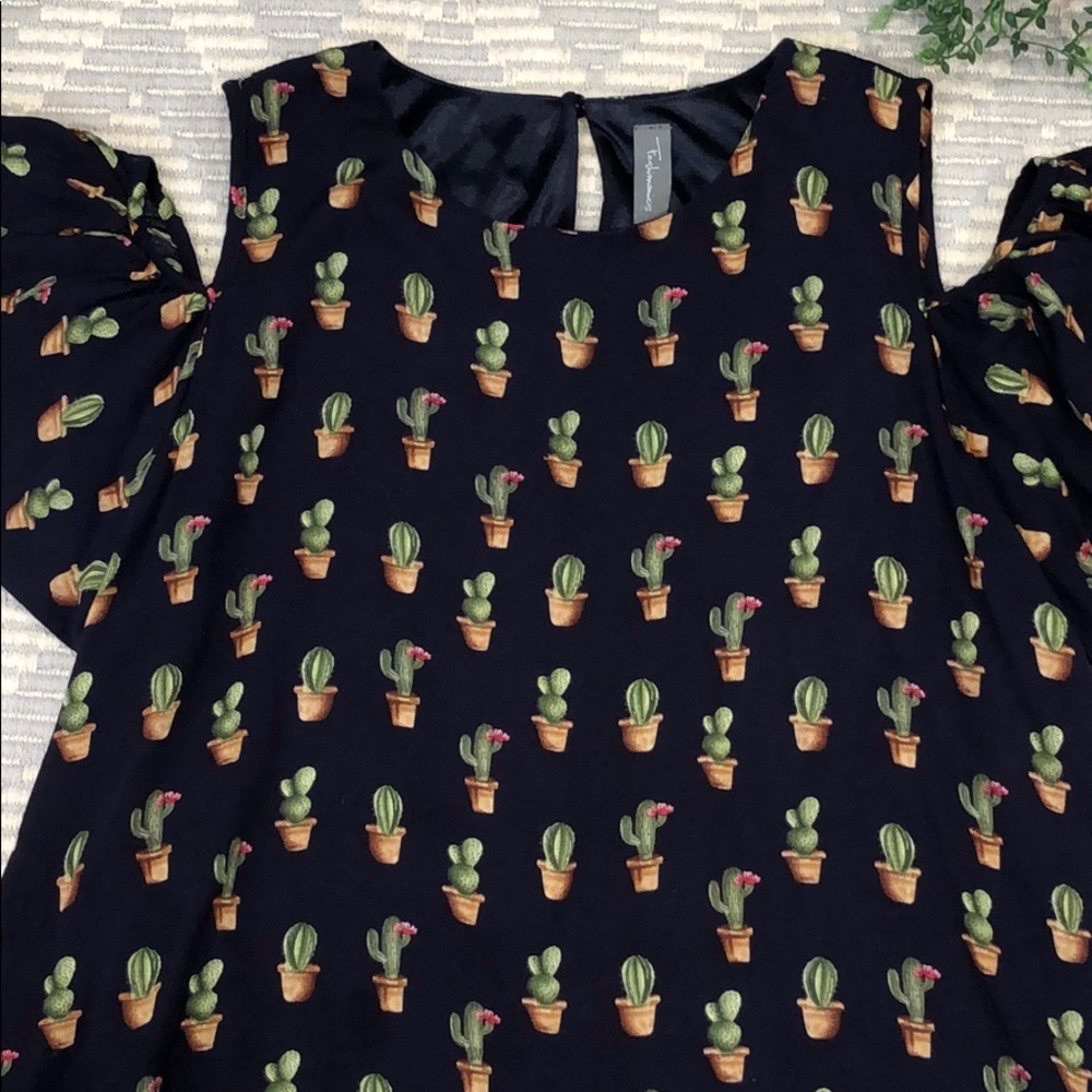 Fashionomics top